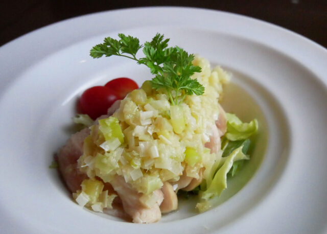 但馬鶏むね肉のタタキ葱生姜